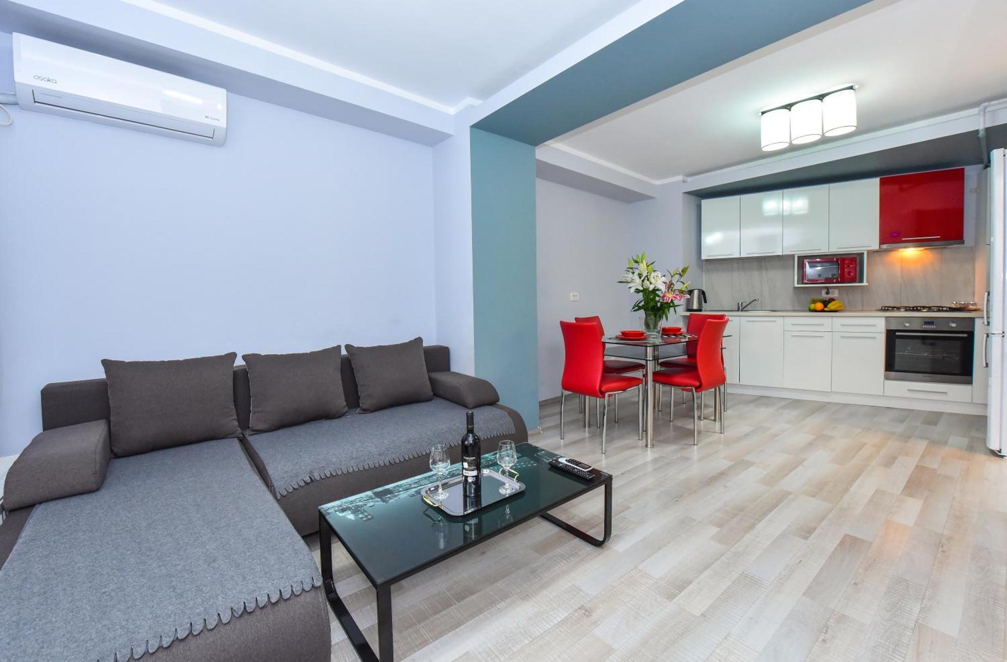 Apartament Dracula Adventure Tours